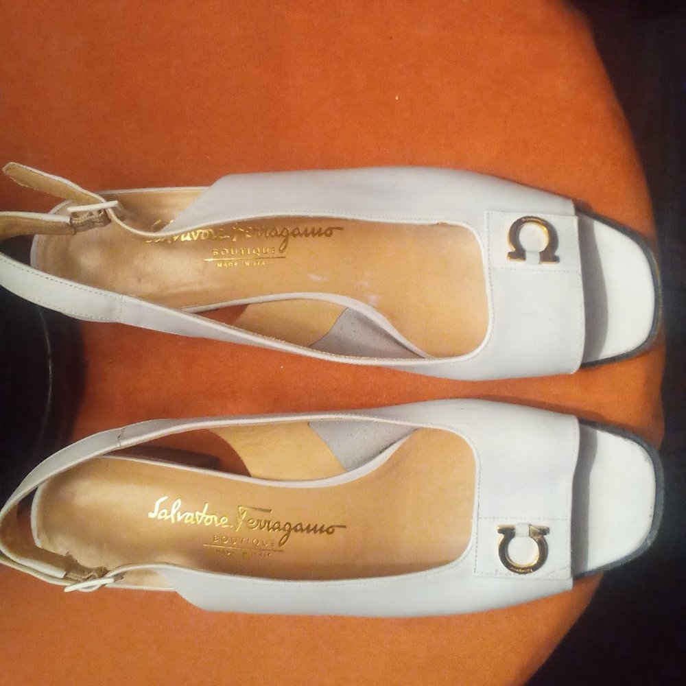 Salvatore Ferragamo pumps 9.5 B gently worn